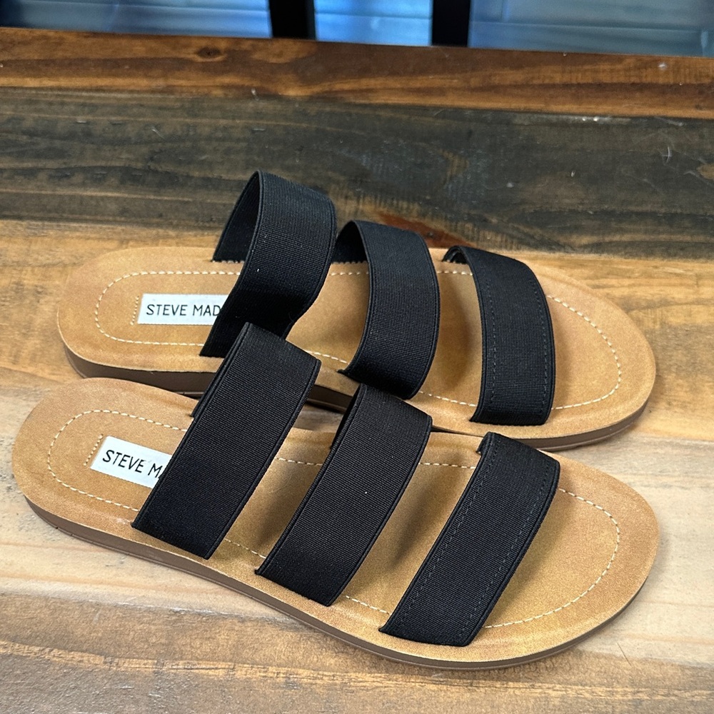 Steve Madden Black and Tan Slide Sandals